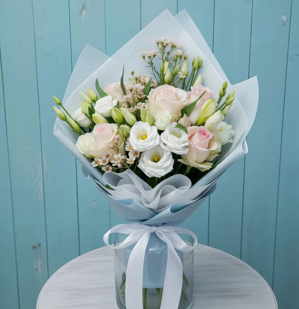 Букет цветов из: Розы и Лизиантусы в Клин-9