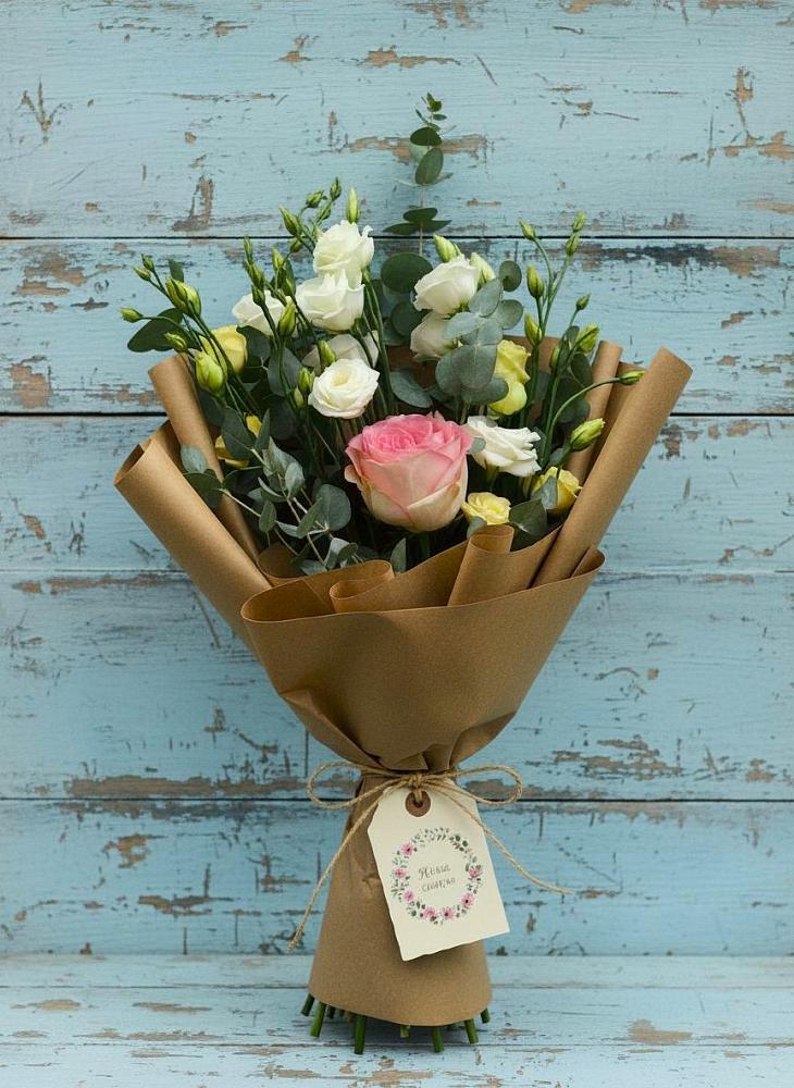 Букет цветов из: Розы и Лизиантусы в Клин-9