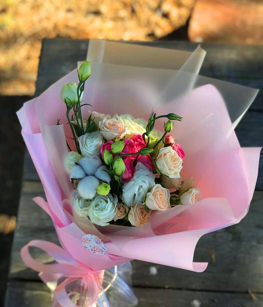 Букет цветов из: Розы и Лизиантусы в Клин-9