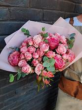 Букет розы в пальмах в Клин-9 Букет цветов из: Розы в Клин-9