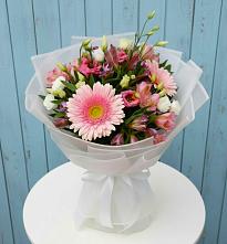 Букет цветов из:  Герберы, Альстромерии и Лизиантусы в Клин-9