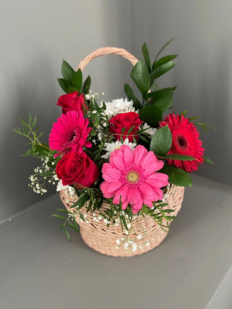 Цветочная композиция из Розы, Хризантемы и Герберы в корзине в Клин-9