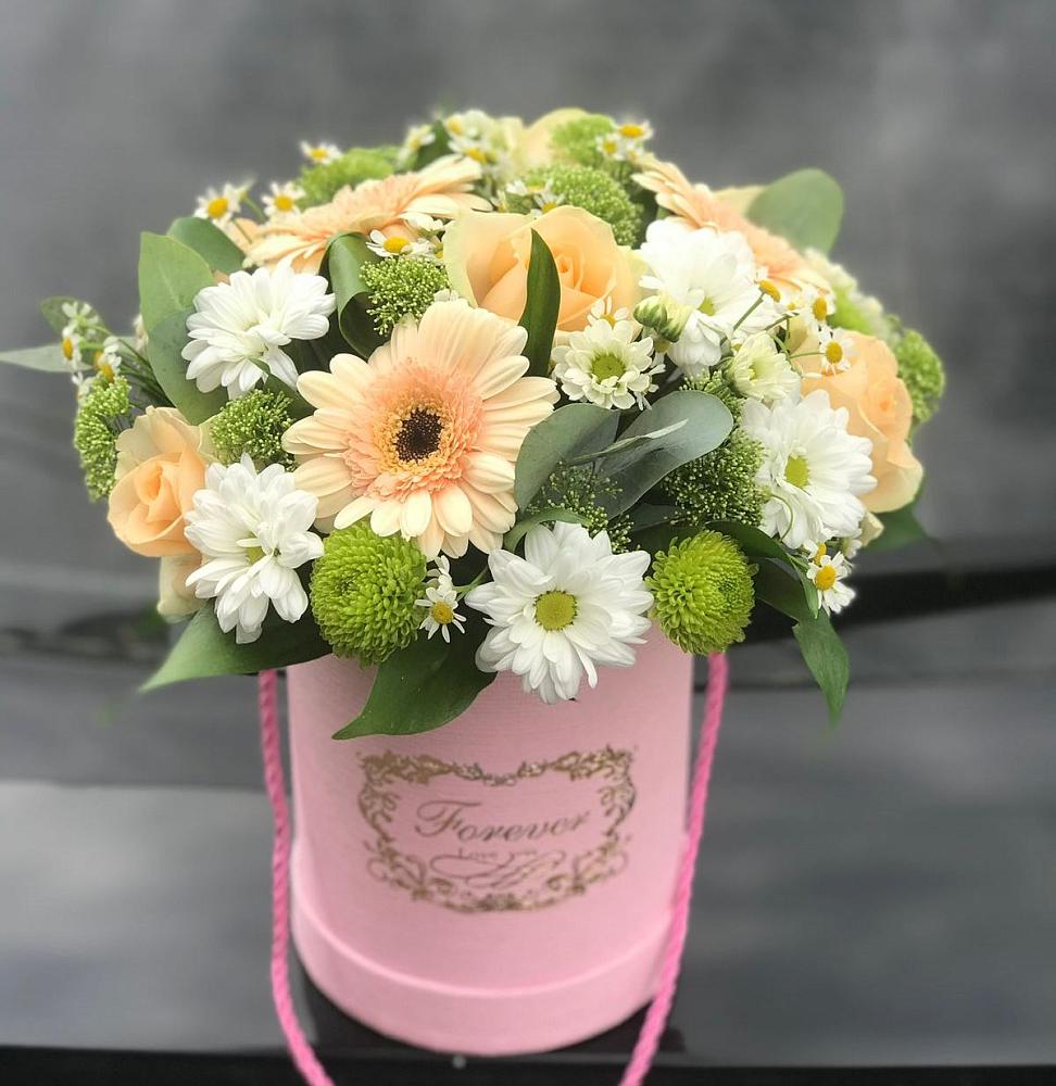 Цветочная композиция из Розы, Герберы и Хризантемы в шляпной коробке в Клин-9