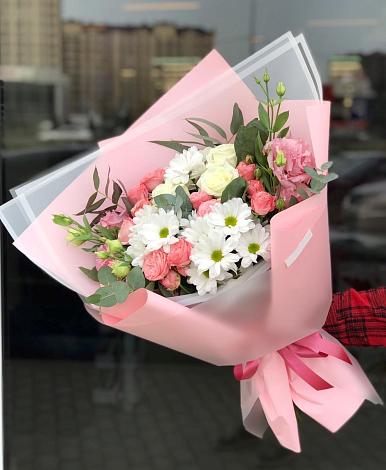 Букет цветов из: Розы, Лизиантусы и Хризантемы в Клин-9